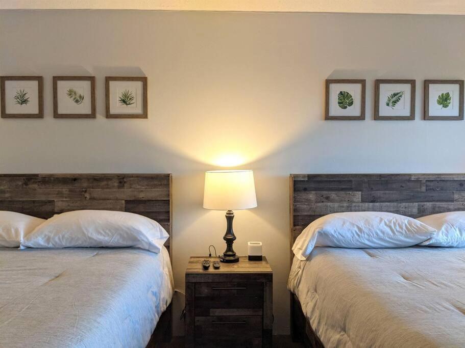 Cute Lower Level Cedar Lodge Room With Balcony & Lake Views! Laconia Bagian luar foto