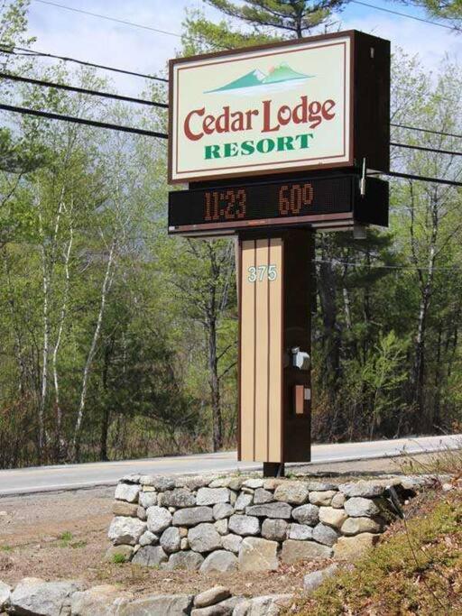 Cute Lower Level Cedar Lodge Room With Balcony & Lake Views! Laconia Bagian luar foto